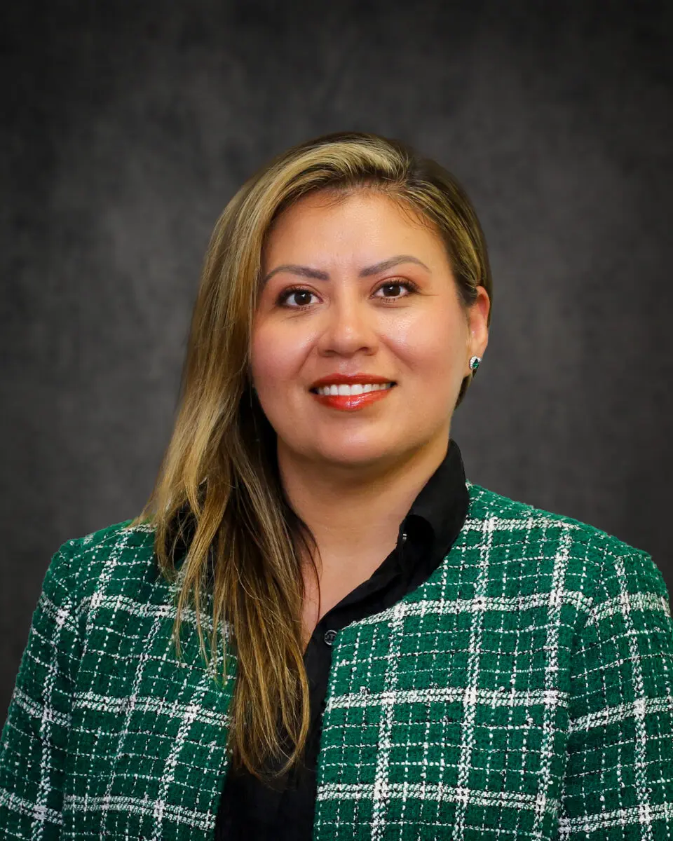 Elizabeth (Liz) Arias Headshot - 2026